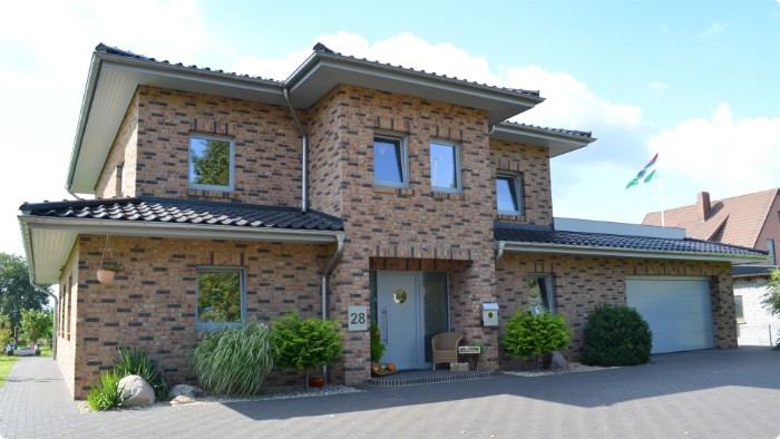 Musterhaus, Kreuzriehe